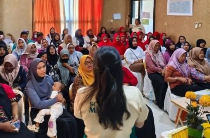 Deteksi dini diabetes gratis oleh FK Universitas Ciputra di Puskesmas Made, Surabaya.