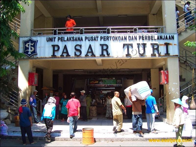 SEJARAH: Aktivitas di Pasar Turi Surabaya saat di masa jayanya, menjadi jujugan warga untuk membeli beragam kebutuhan rumah tangga.