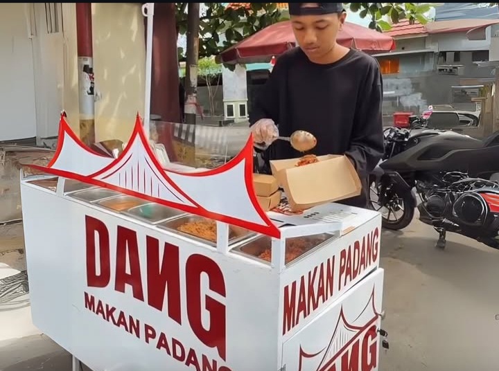KEKINIAN: Tren kuliner keliling seperti nasi padang kini mulai marak. Hal ini dipicu oleh medsos dan jangkauan kepada konsumen.