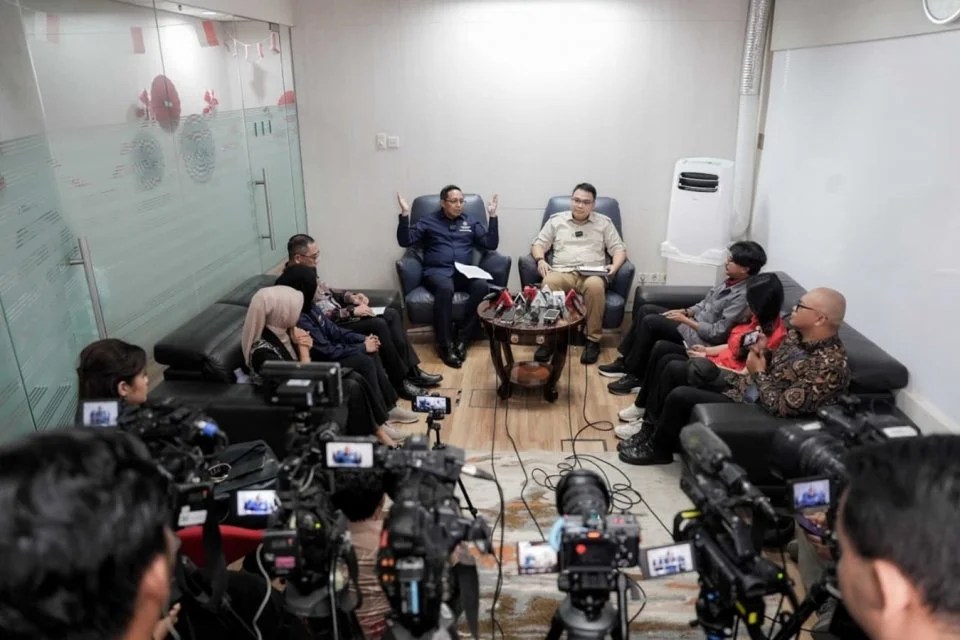 Komisi I DPR mendukung langkah Komdigi dalam memanggil TikTok dan Meta untuk bertanggung jawab atas maraknya konten fitnah di platform mereka.