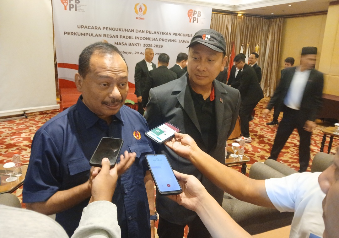 Ketua Umum KONI Jawa Timur Muhammad Nabil (kiri) dan Ketua Umum PB Padel Gali Kartasasmita.