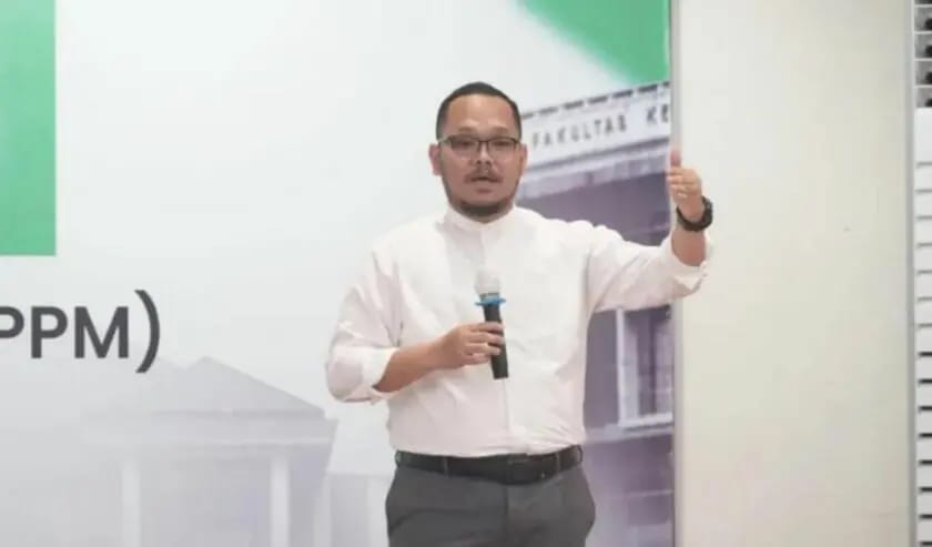 KECAM: Unggul Satria Wicalsana, pakar hukum Universitas Muhammadiyah Surabaya, kecam keras tindakan aparat hingga membuat nyawa seorang ojol melayang.