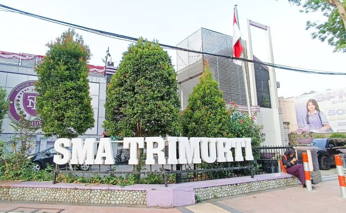 PENINGGALAN: SMA Trimurti adalah bangunan bersejarah bekas Museum Stedelijk yang didirikan oleh GH Von Faber.