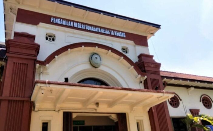 PN Surabaya gelar sidang pidana daring pasca demo rusuh yang bakar fasilitas publik, sesuai permintaan kejaksaan.
