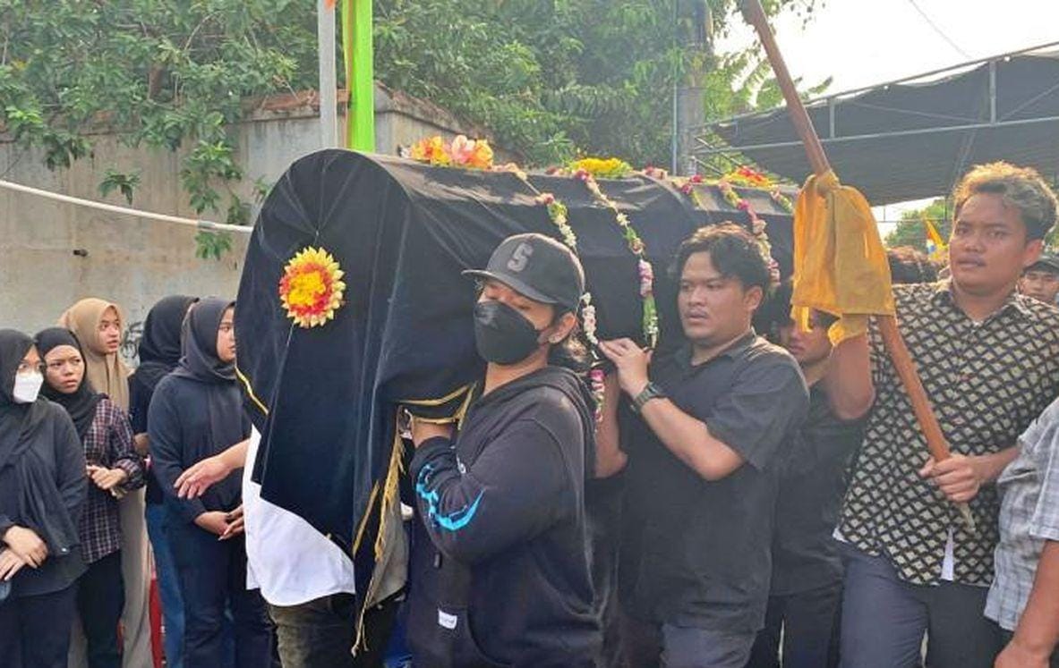 Mahasiswa Amikom Yogyakarta, Rheza Sendy, 20, meninggal usai bentrokan demo di Ring Road Utara, dimakamkan di Sleman