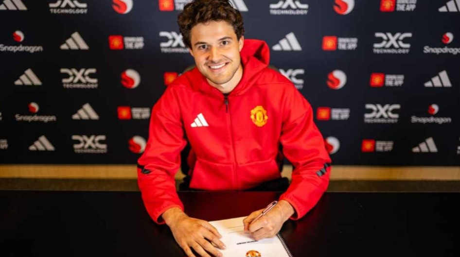 Senne Lammens resmi gabung Manchester United.