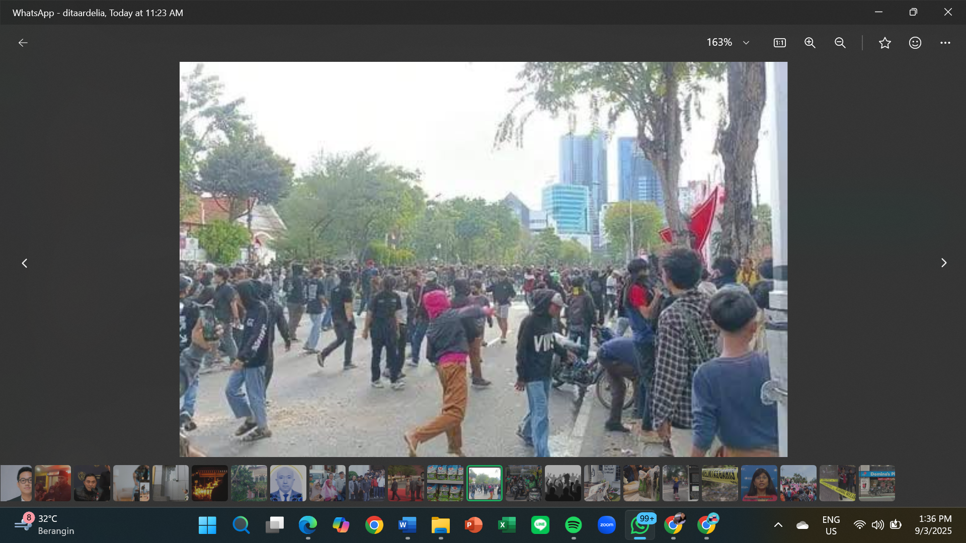 Kericuhan Surabaya 29&ndash;30 Agustus 2025 bikin ritel tutup, omzet anjlok, distribusi terganggu dan ekonomi Jatim terpukul.