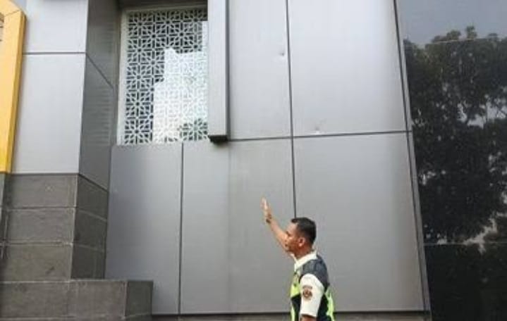 Klarifikasi Polda Jabar atas penggunaan gas air mata.