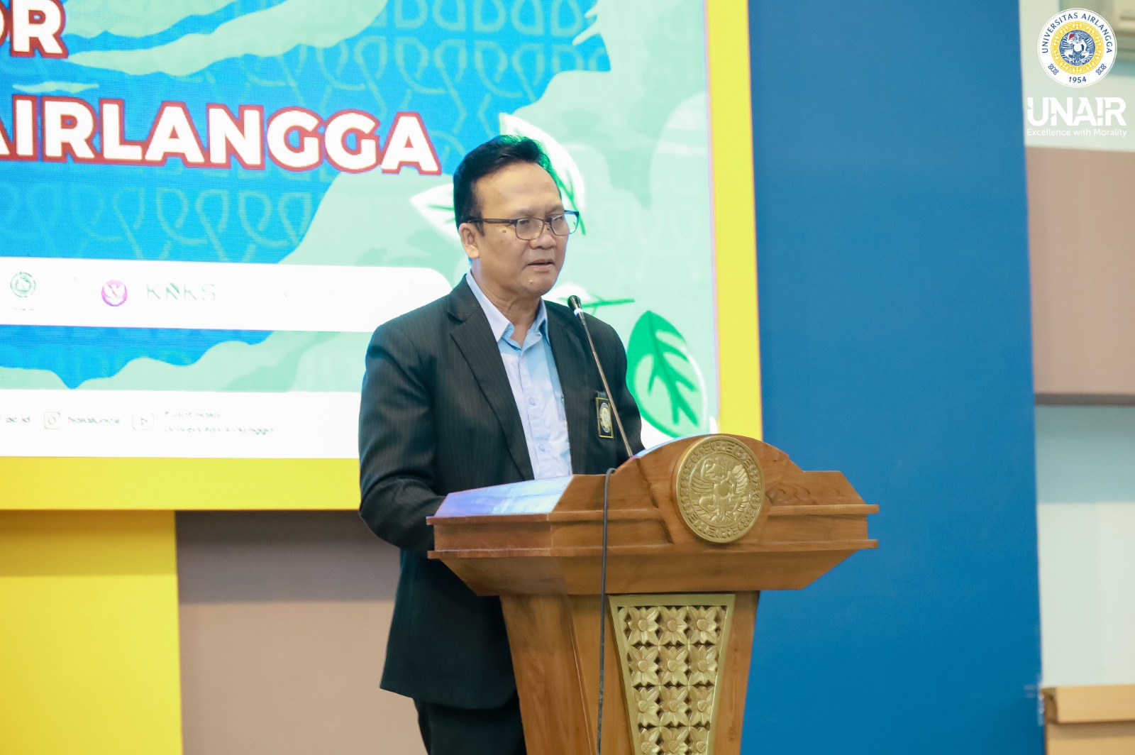 Direktur Pendidikan Unair Prof. Dr. Sukardiman