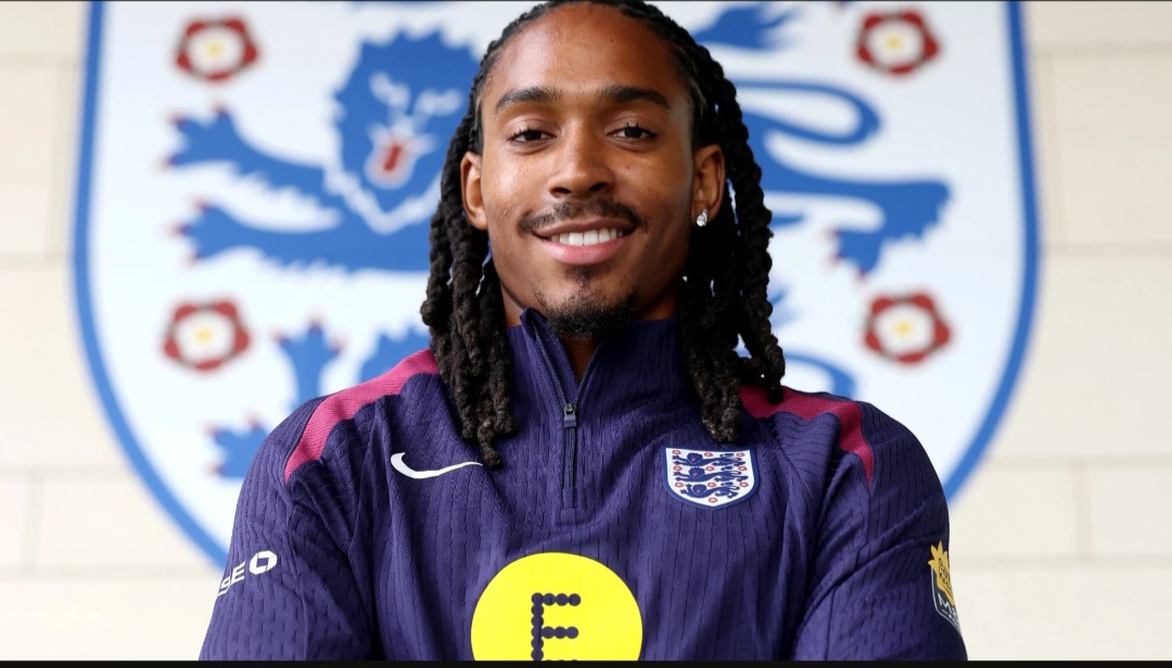 Djed Spence jadi pemain Muslim pertama di Timnas Inggris.