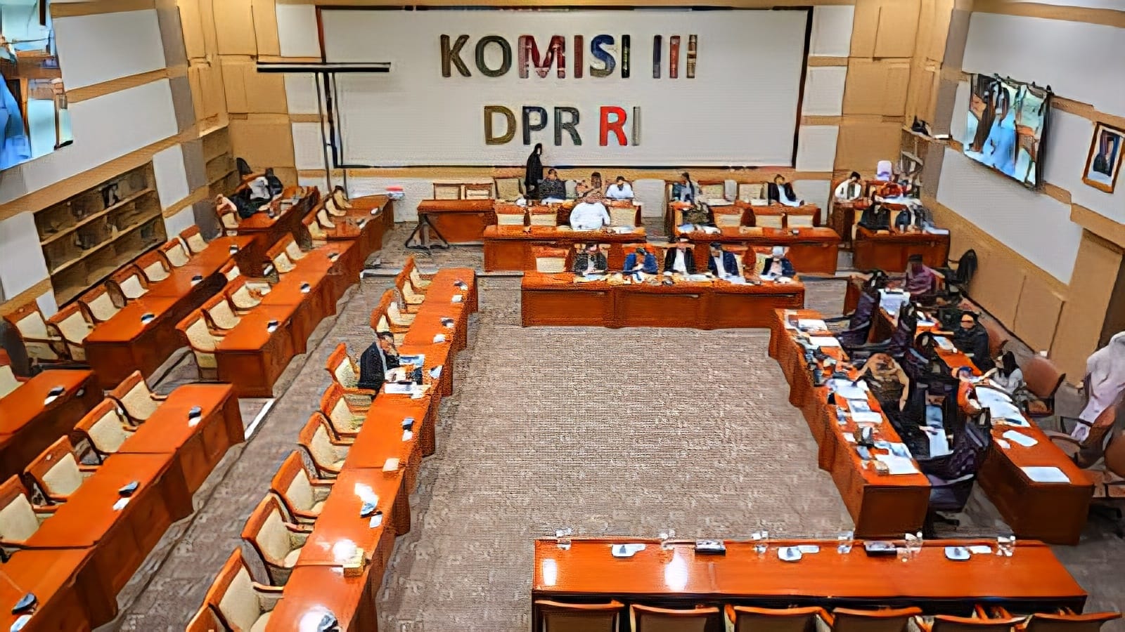 Rusdi Masse Mappasessu (NasDem) resmi jadi Wakil Ketua Komisi III DPR gantikan Ahmad Sahroni, disahkan lewat rapat internal dipimpin Dasco.