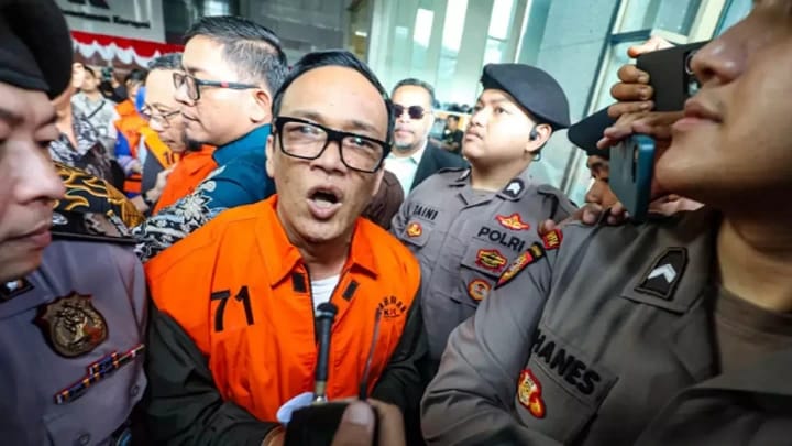 Bantahan empat ponsel tersembunyi dari kediaman Immanuel Ebenezer.