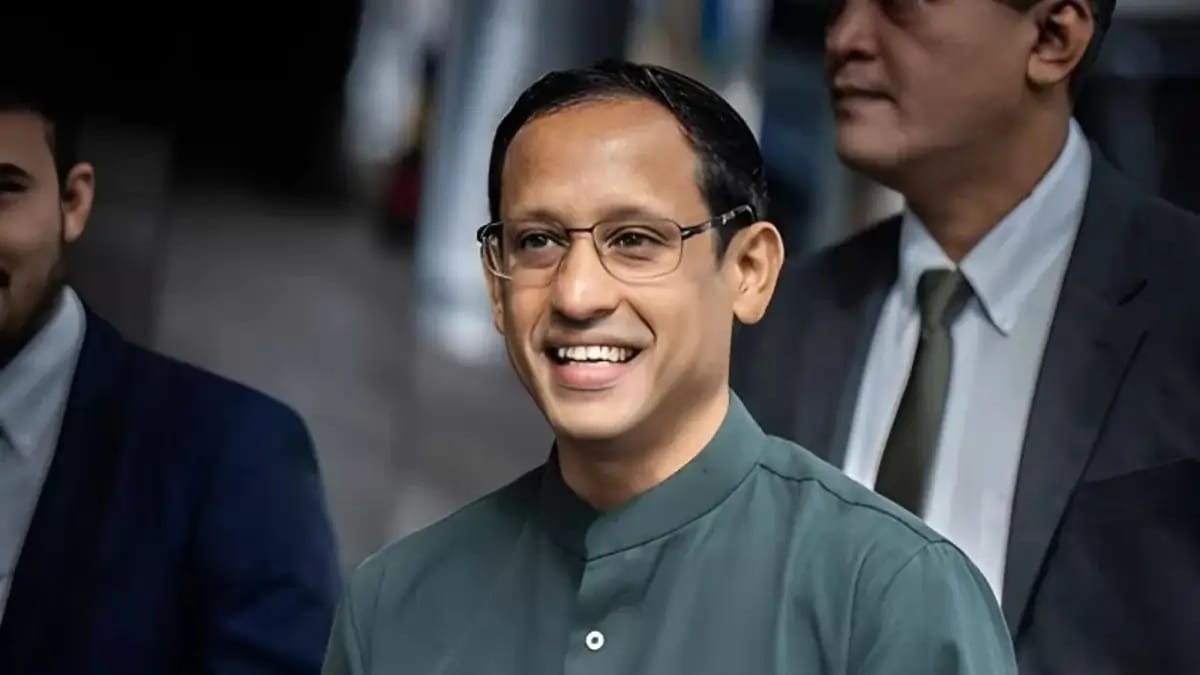 Kejagung sebut Nadiem Makarim diduga langgar tiga aturan hukum dalam proyek laptop Chromebook, rugikan negara Rp 1,9 triliun.
