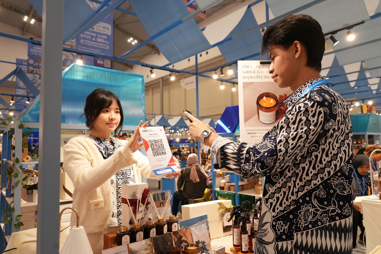 BRI terus menghadirkan inovasi salah satunya, fitur QRIS Crossborder yang memungkinkan nasabah bertransaksi lintas negara di Singapura (Nets QR), Malaysia (DuitNow) dan Jepang.