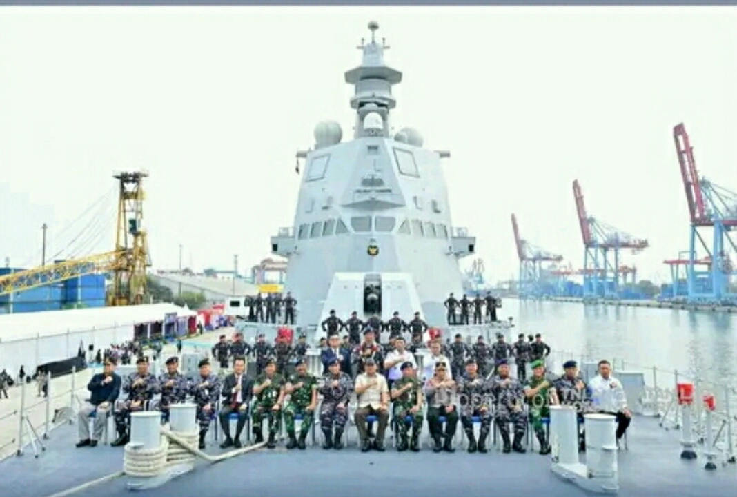 KRI Brawijaya 320 tiba di tanah air. (AL)