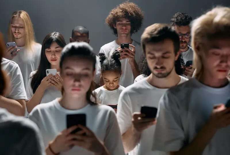 Konsumen internet didominasi media sosial