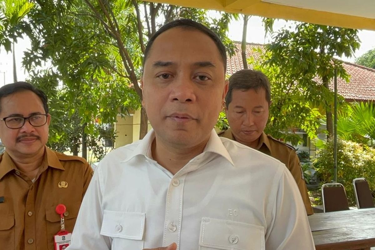 Wali Kota Surabaya Eri Cahyadi memberi arahan tegas terkait komitmen antipungli, mewajibkan ASN tanda tangan surat siap dipecat.