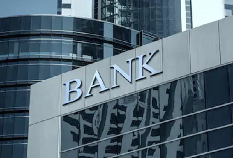 Bank swasta alami penurunan sementara bank asing stabil