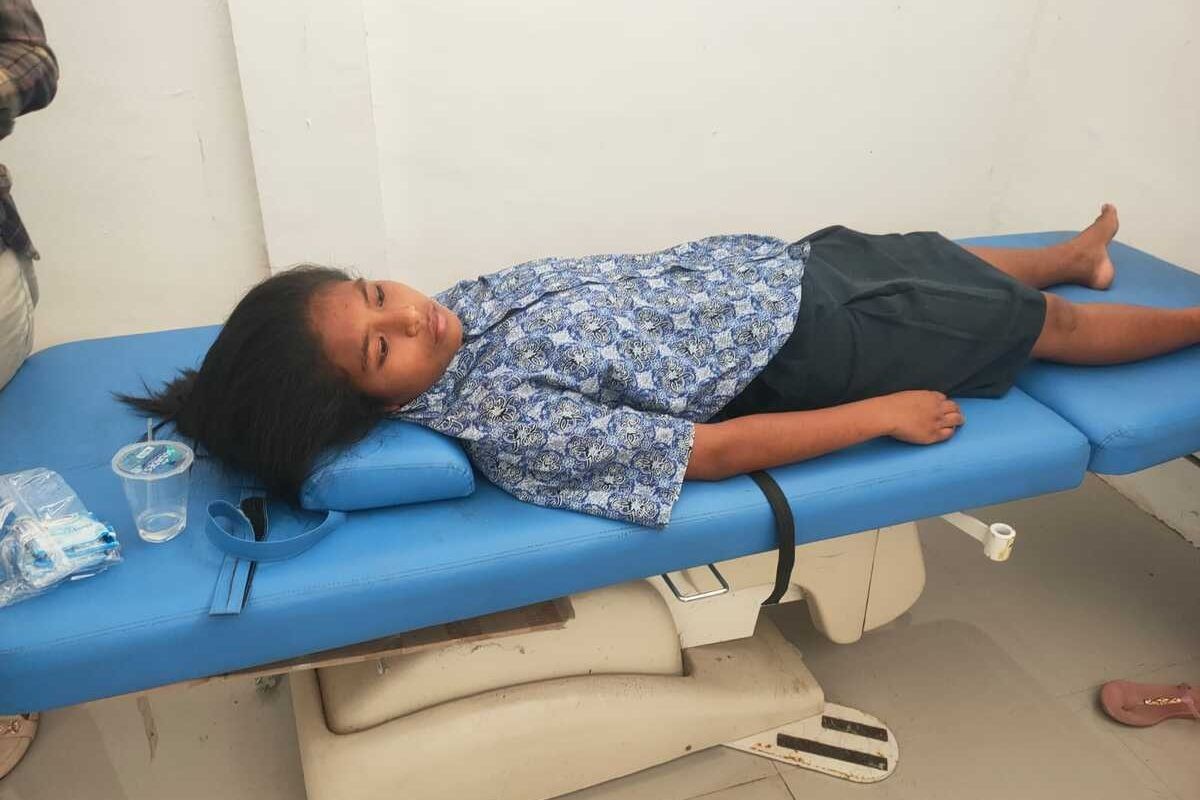 Puluhan siswa SMP di Maluku alami gejala keracunan usai makan siang gratis.