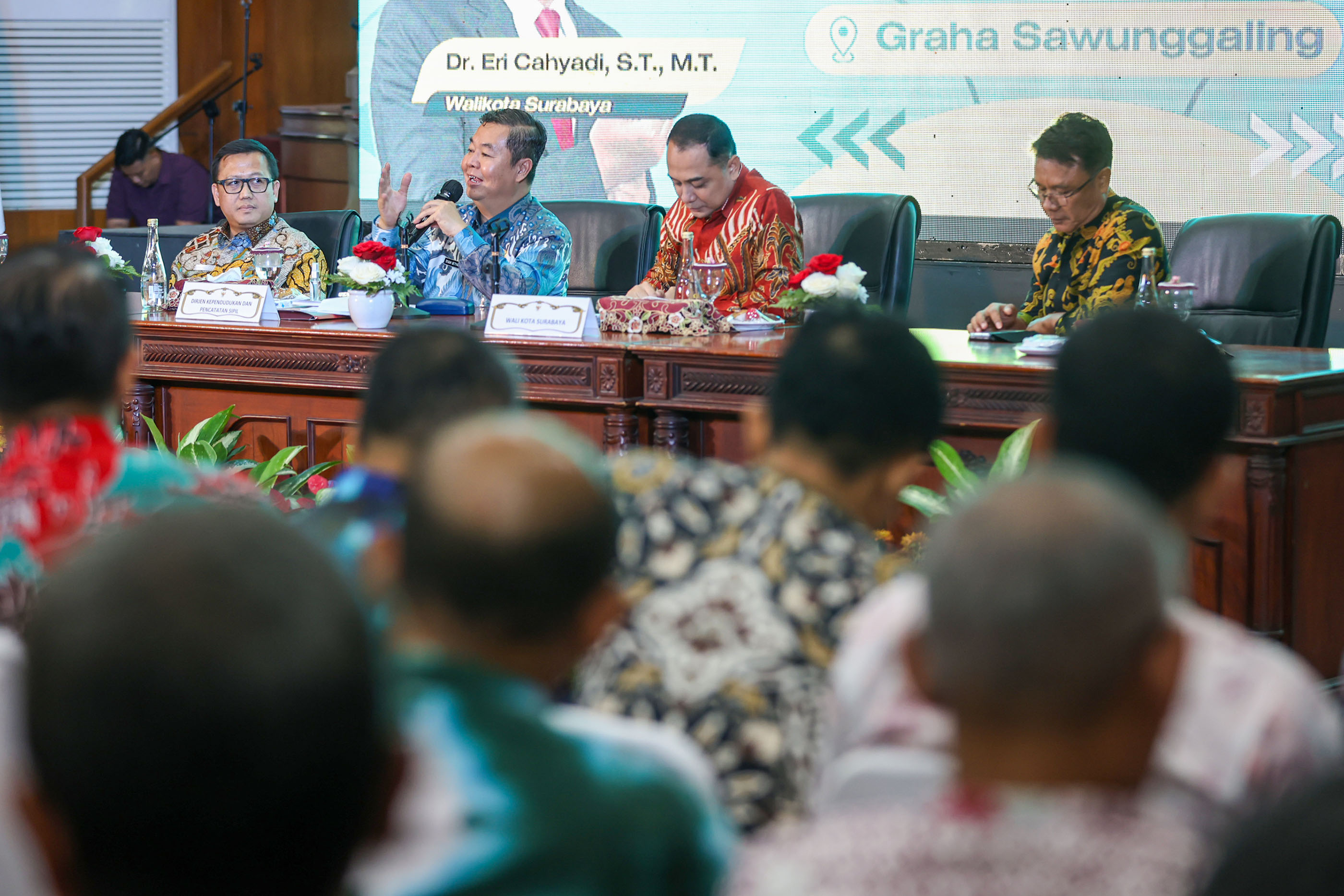 Rapat koordinasi membahas siskamling di Surabaya. (IST)