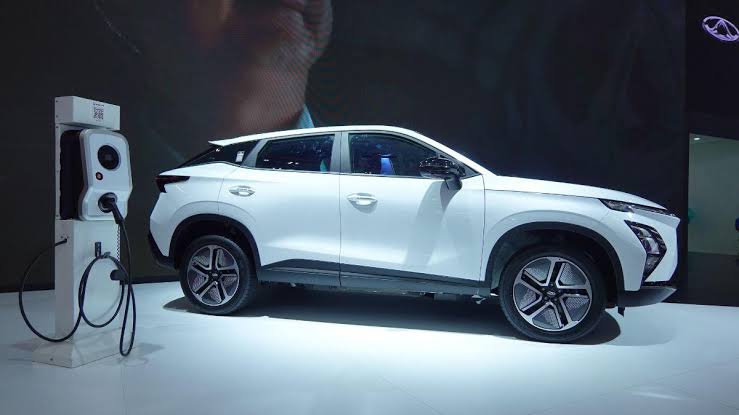 Pemerintah Indonesia akan menghentikan insentif impor untuk mobil listrik berbasis baterai (battery electric vehicle/BEV) dalam bentuk utuh atau Completely Built-Up (CBU).