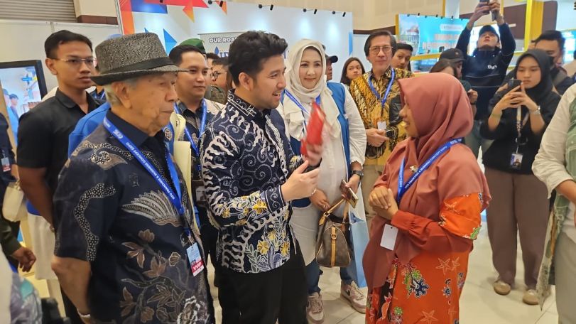 KOMUNIKASI: Wagub Emil menyebut bisnis waralaba menjadi dalah satu cara yang strategis dan efektif untuk mendorong perekonomian Jatim.