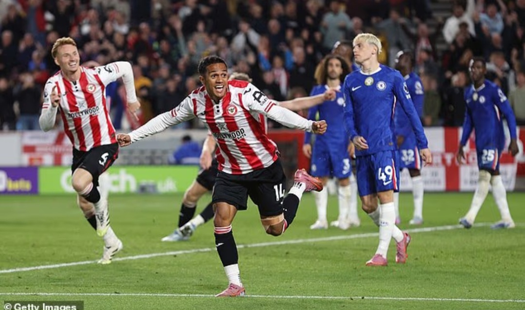 Fabio Carvalho selamatkan Brentford dari kekalahan saat menjamu Chelsea.