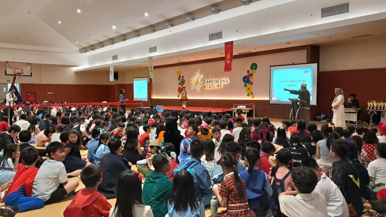 FESTIVAL: Suasana gelaran Literacy Festival 2025 yang digelar di Sampoerna Academy Grand Pakuwon Surabaya.