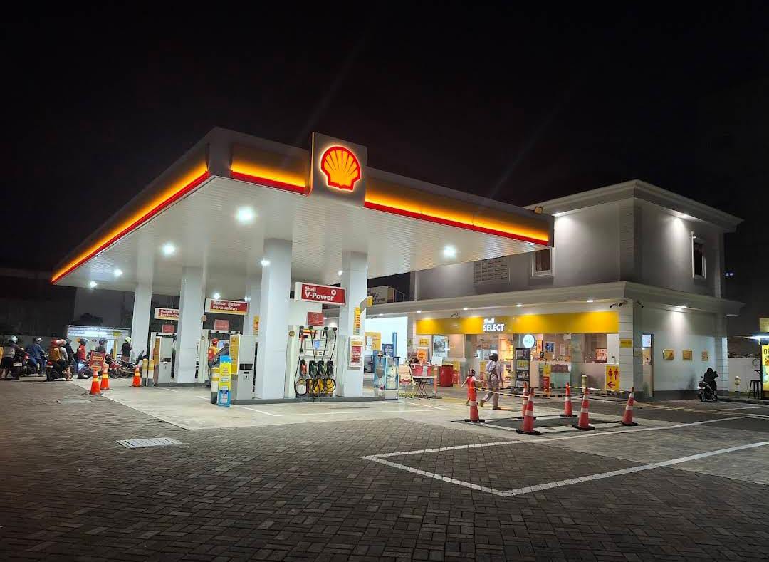 Kelangkaan BBM di SPBU swasta, Menteri ESDM Bahlil Lahadalia dorong kolaborasi bisnis dengan Pertamina.