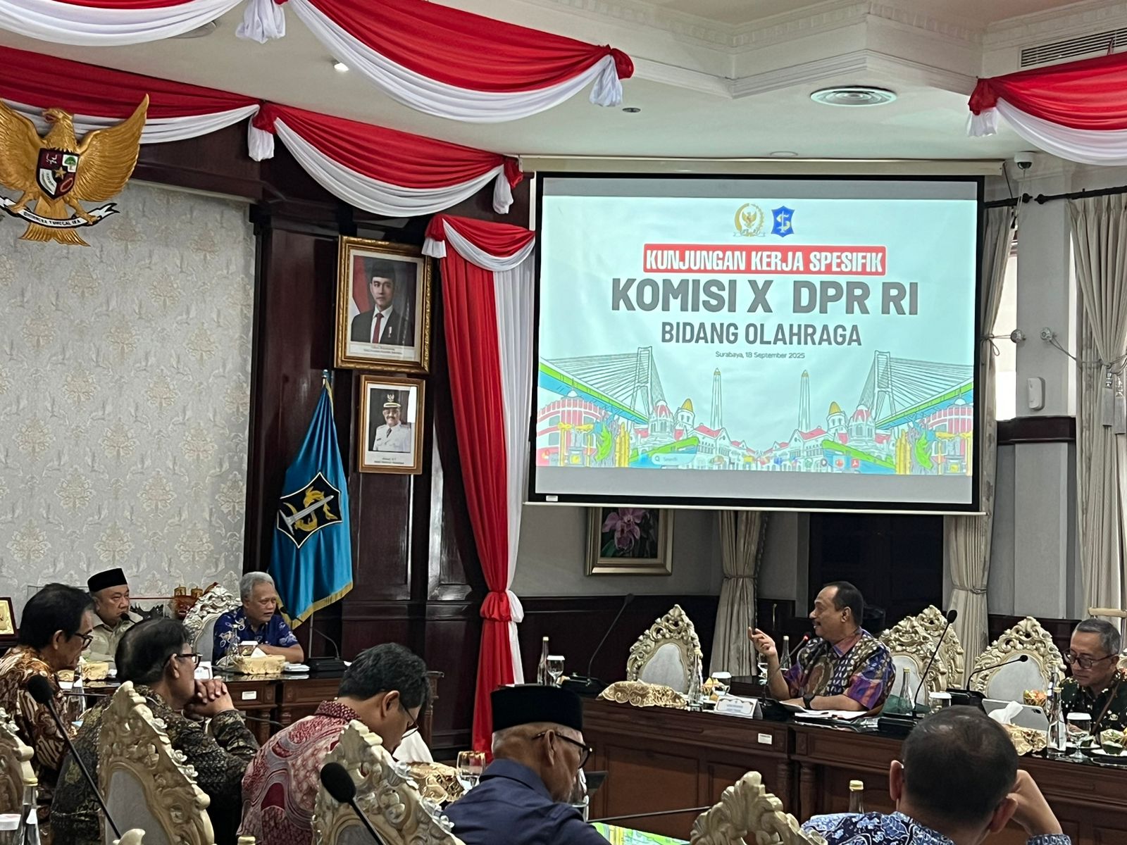 Pertemuan Komisi X DPR RI Bidang olahraga  dengan penggiat olahraga di Surabaya, Kamis (18/9).