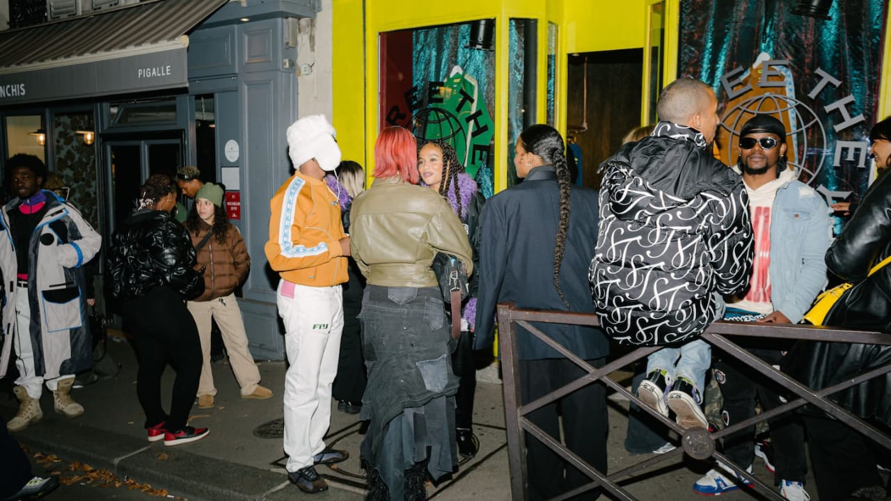 Streetwear tumbuh dari jalanan, kini jadi simbol gaya hidup Gen Z di era digital.