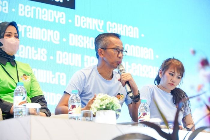 PENJELASAN: CEO Suara Surabaya Media Verry Firmansyah saat konferensi pers Bank Jatim Jazz Traffic Festival 2025 di Excotel Design Hotel Surabaya, Selasa (23/9).