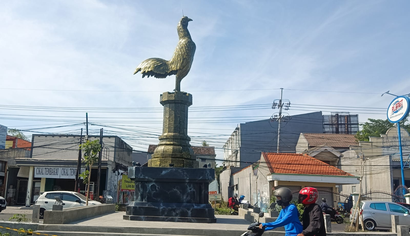 SEJARAH: Monumen Sawunggaling di kawasan Lidah Wetan, sebagai simbol perjuangan Raden Sawunggaling untuk Surabaya. (ANDY SATRIA/RADAR SURABAYA)