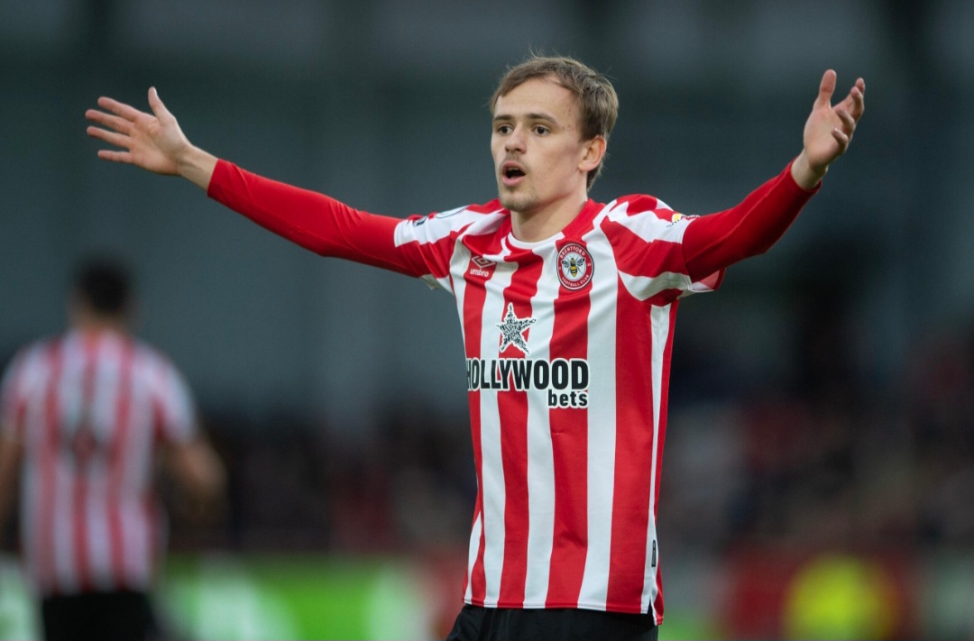 Mikkel Damsgaard jadi andalan Brentford saat hadapi Manchester United.