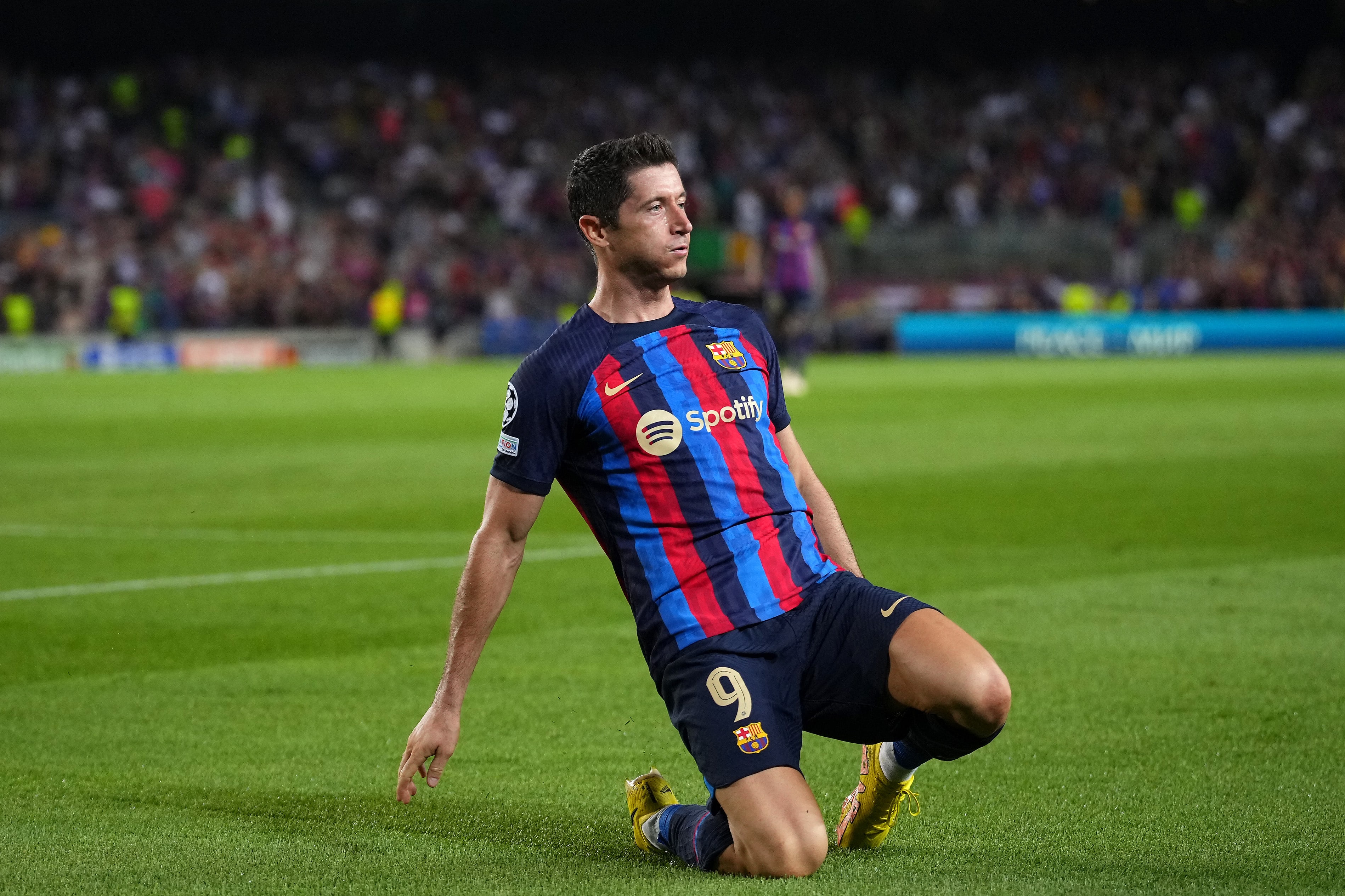 Robert Lewandowski akan diandalkan Barcelona.