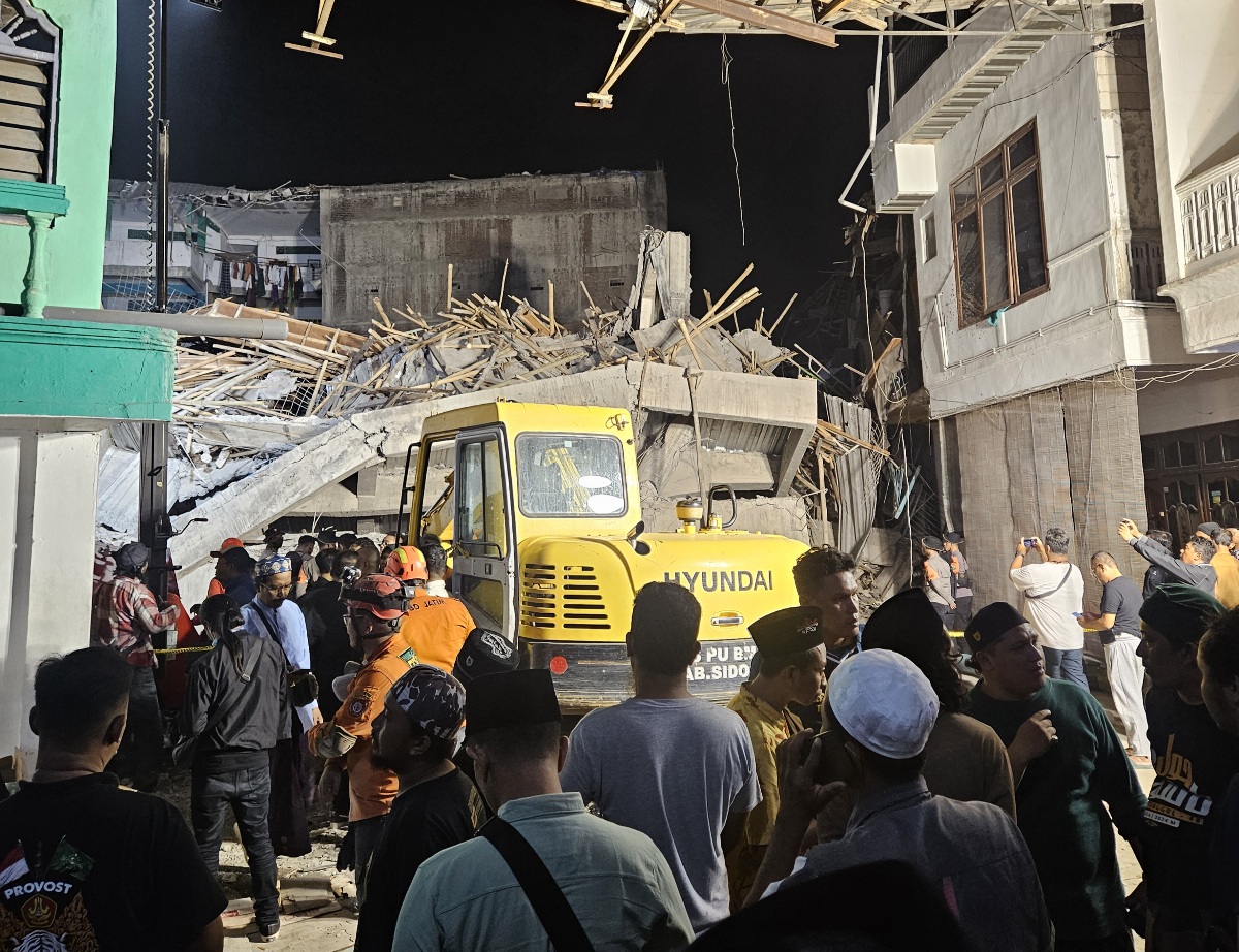 Gempa Sumenep memicu runtuhan musala ponpes Al Khoziny bergeser.