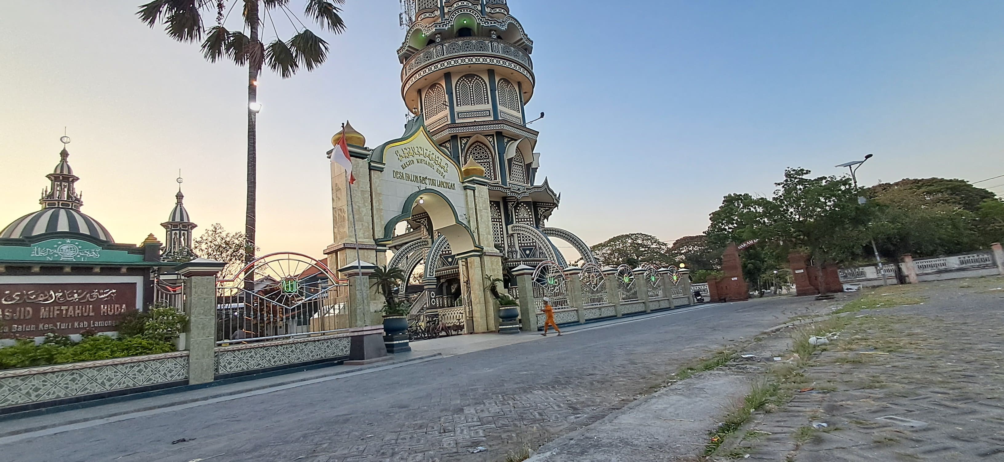 Suasana jelang Maghrib di Masjid Miftahul Huda Desa Balun.