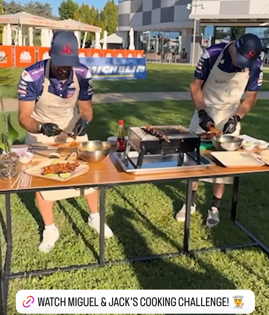 Miguel Oliveira dan Jack Miller saat mengikuti cooking challenge.