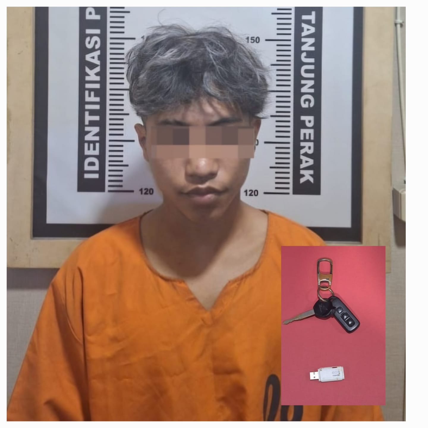 DIAMANKAN: Tersangka H saat diamankan Polsek Asemrowo beserta barang buktinya. Ia ditangkap usai mencuri motor di Jalan Margomulyo, Surabaya. (IST/RADAR SURABAYA)