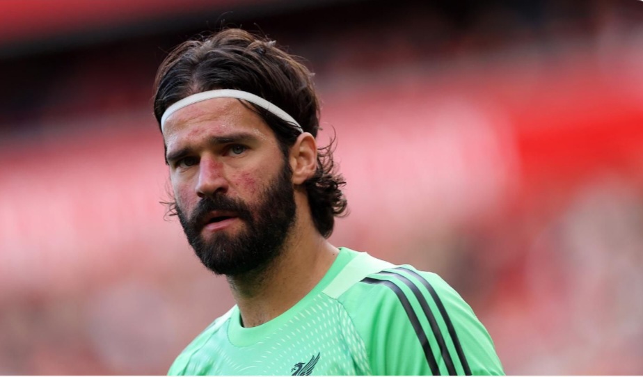 Alisson Becker dipastikan absen agak lama.