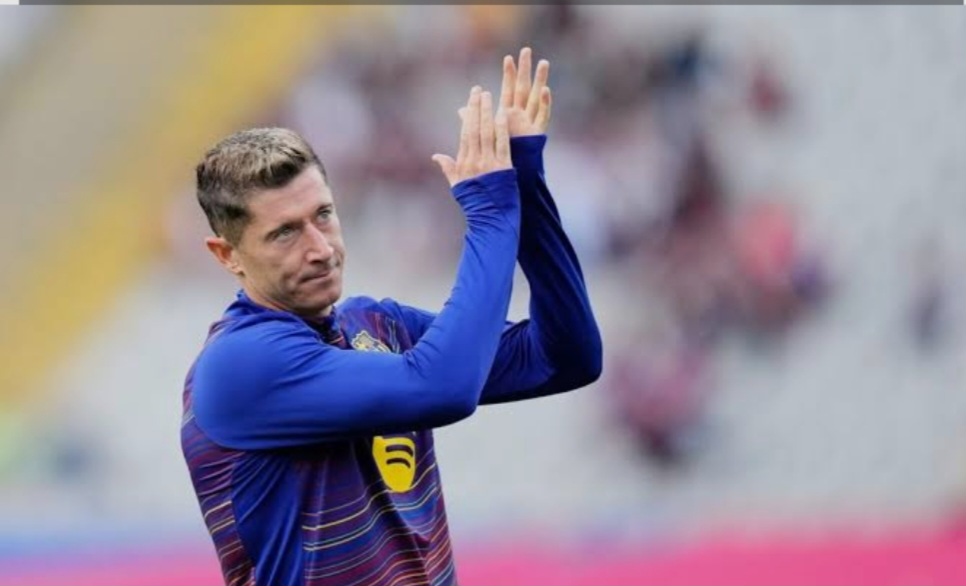 Robert Lewandowski jadi andalan Barcelona saat jumpa Sevilla.