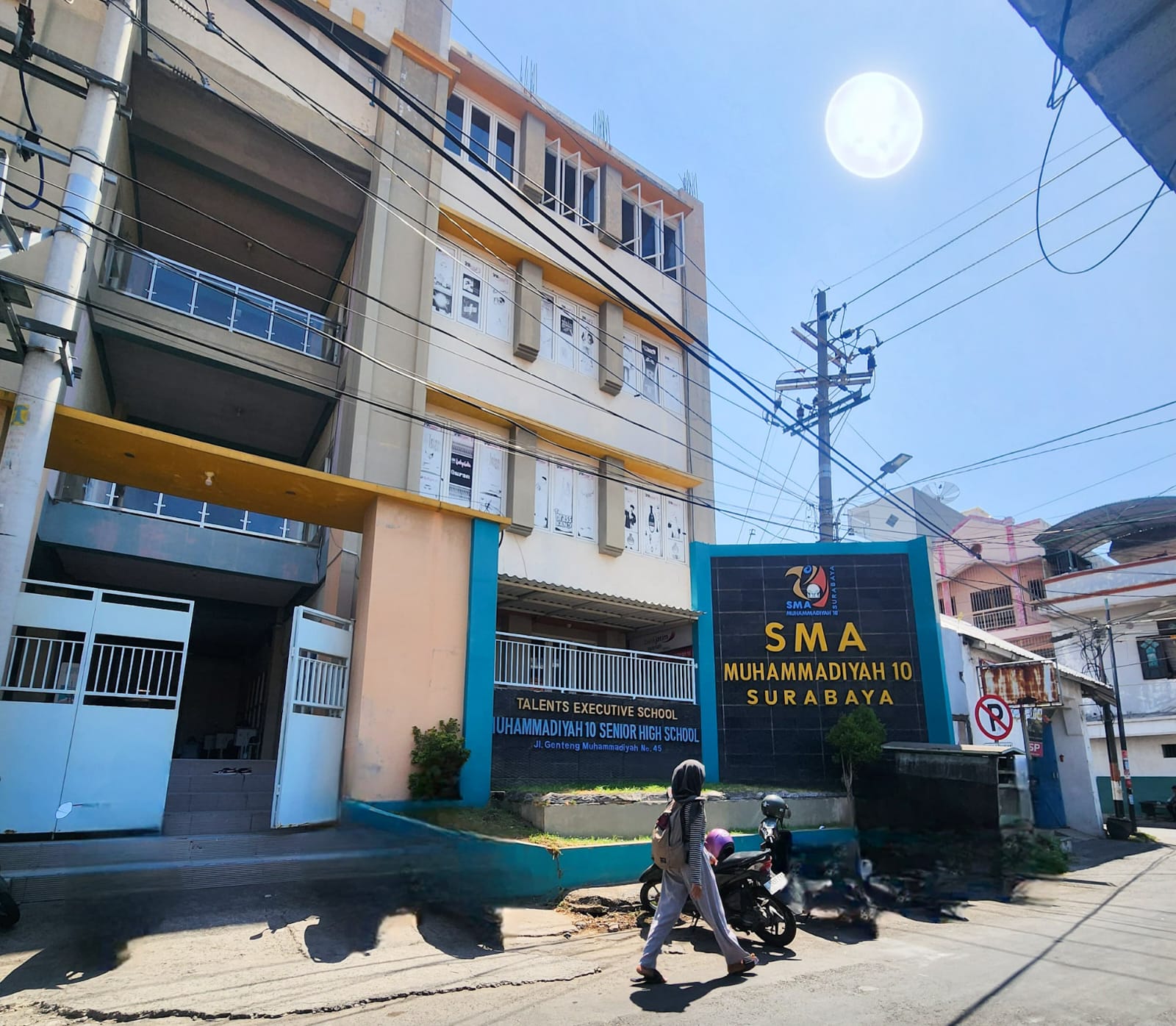 KREATIF: SMA Muhammadiyah 10 Surabaya sudah lebih dulu menerapkan program Kantin Warga.