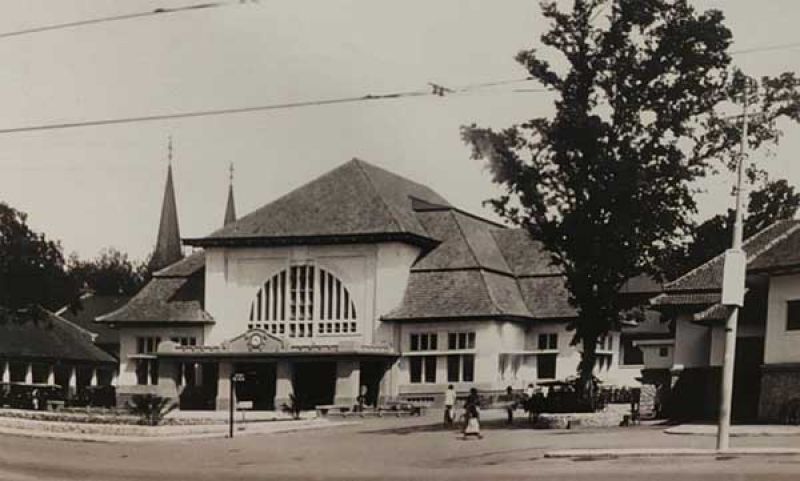 KOKOH: Kantor Pos Besar Surabaya direnovasi atau dibangun di tahun 1926 dan rampung pada 1928. (IST/RADAR SURABAYA)