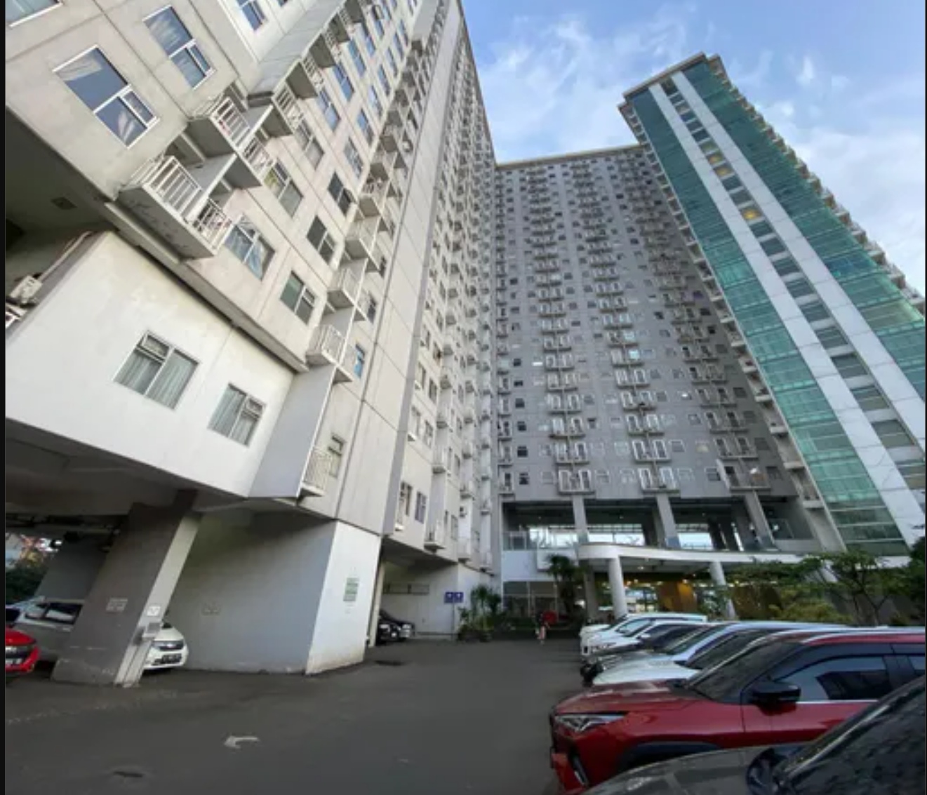 Apartemen lokasi pemuda Sumedang lompat dari lantai 10 setelah cekcok dengan teman kencannya.