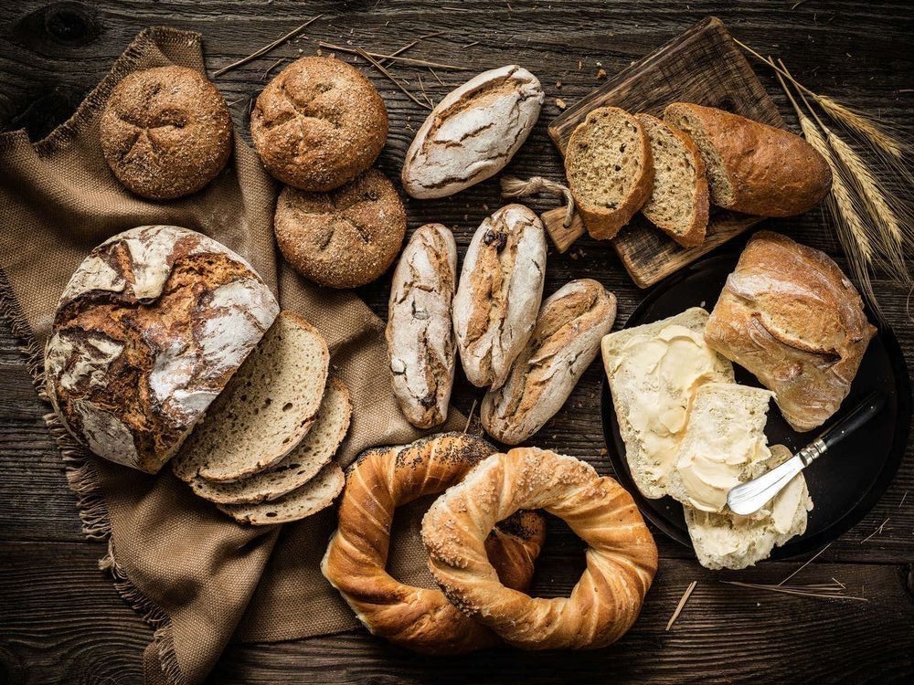 Produk yang mengandung gluten biasanya adalah roti-rotian yang berbahan gandum.