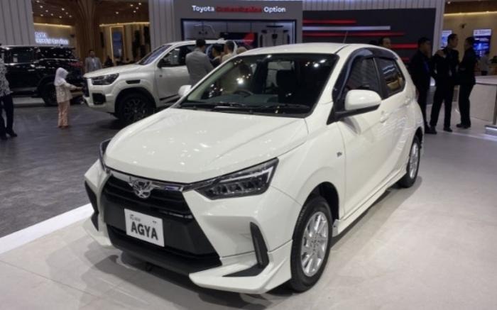 Mobil agya salah satu mobil LCGC.