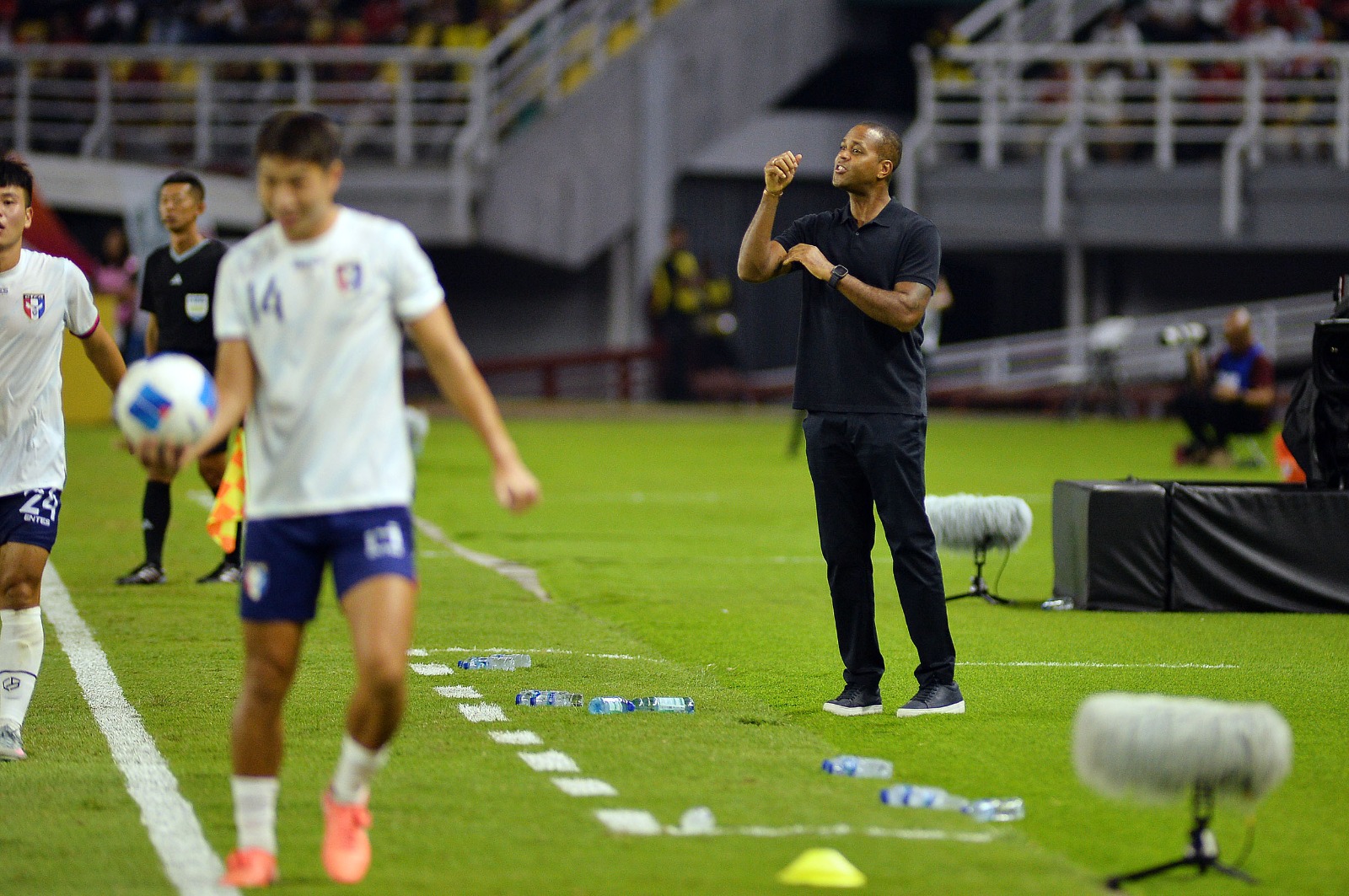 Bersama Timnas Indonesia, Patrick Kluivert hanya memiliki persentasi kemenangan 37,5 persen.