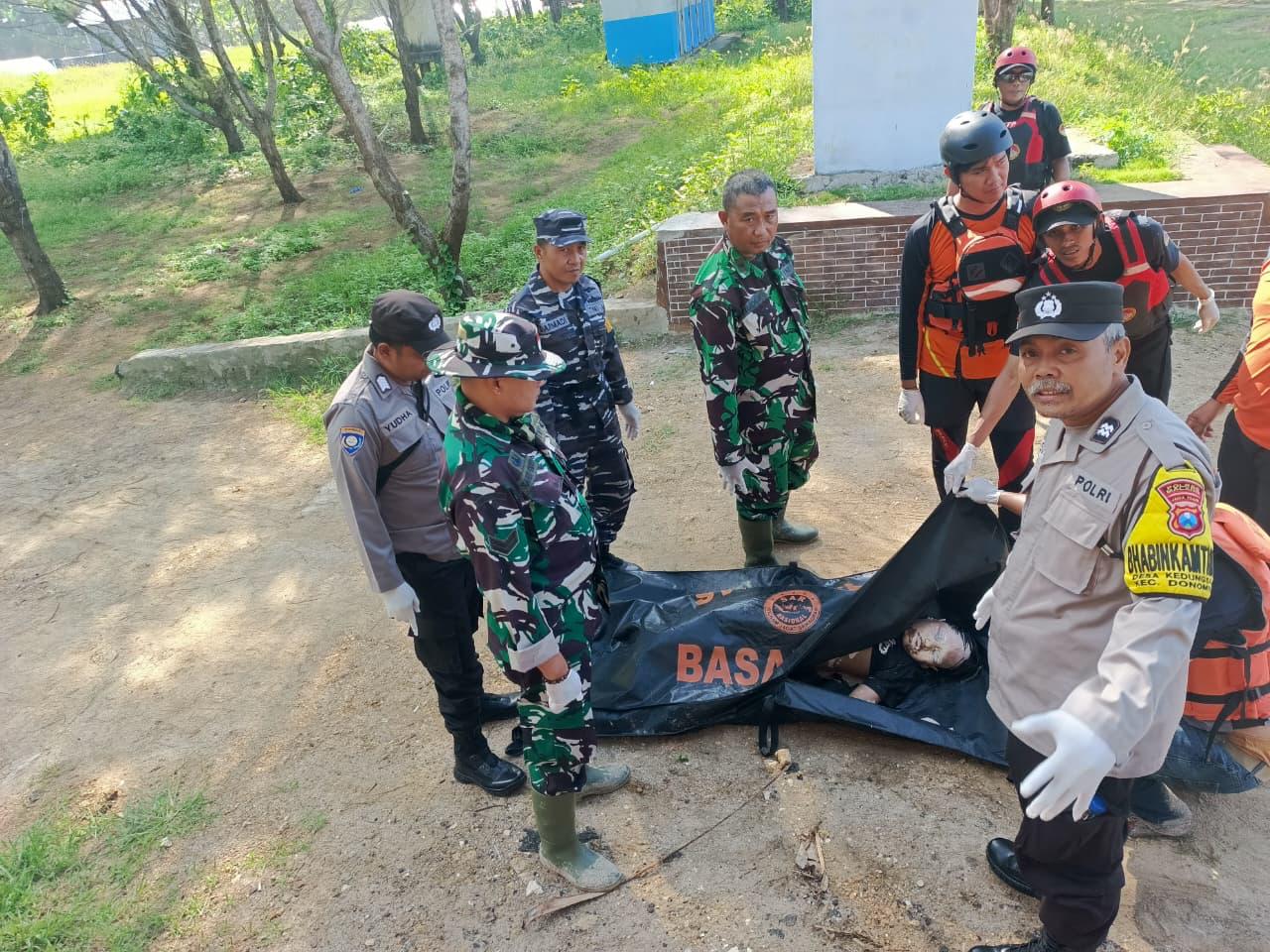 DITEMUKAN: Korban anggota kartar di Simolawang, Surabaya, yang terseret ombak di pantai Modangan, Malang, akhirnya ditemukan dalam kondisi meninggal dunia. (IST/RADAR SURABAYA)