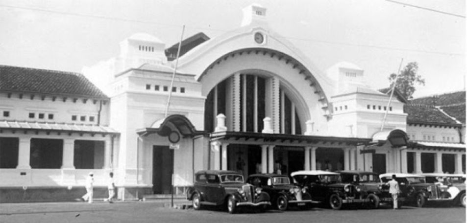 JASA: Kantor Pos Batavia menjadi kantor pos pertama di Hindia Belanda yang diresmikan Gubernur Jenderal Gustaaf Willem Baron van Imhoff pada 26 Agustus 1746.
