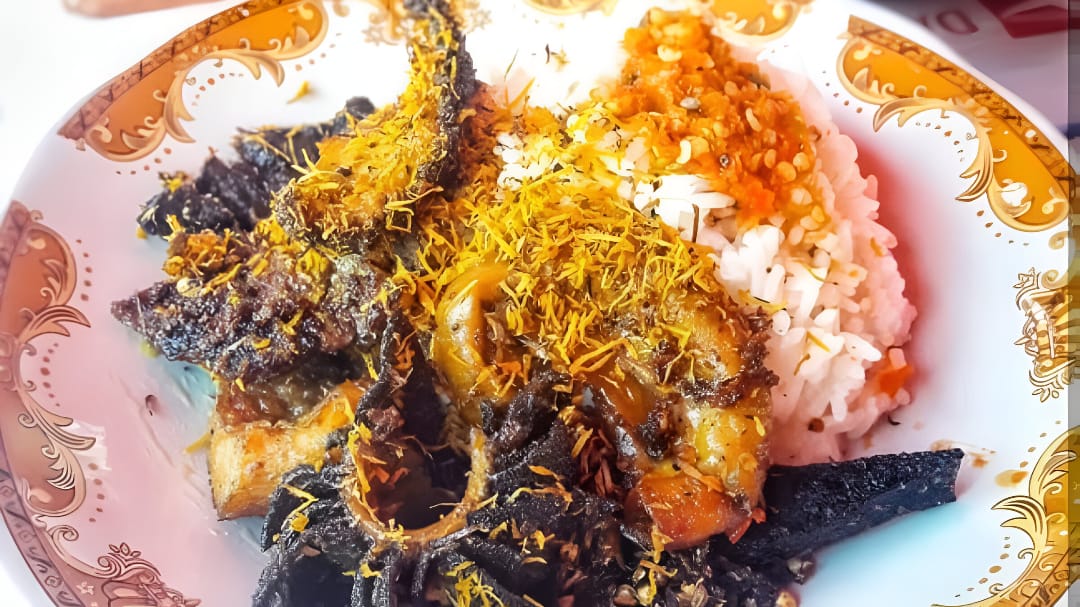 Lima kuliner legendaris Surabaya yang tak lekang waktu dari soto bening khas Gubeng hingga nasi babat Madura yang menggugah selera.
